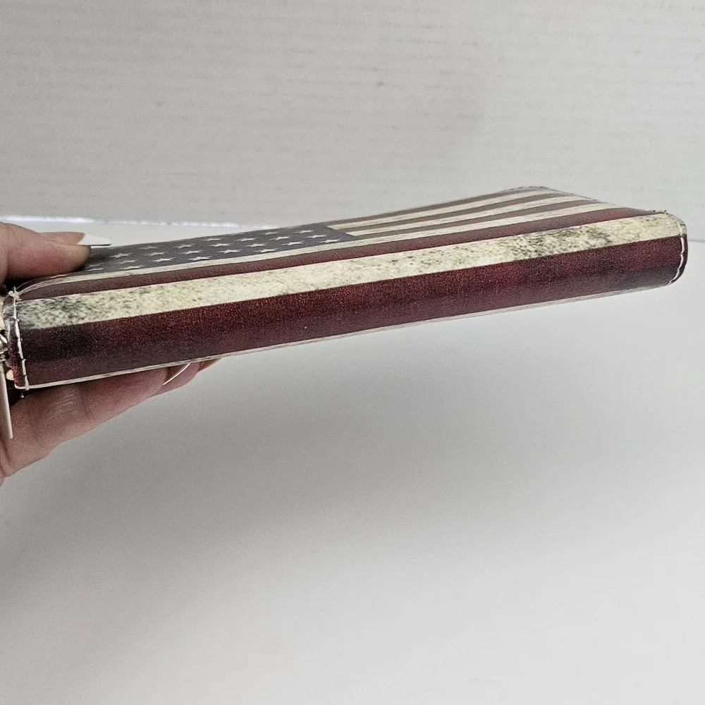 American Flag zip around‎ wallet
